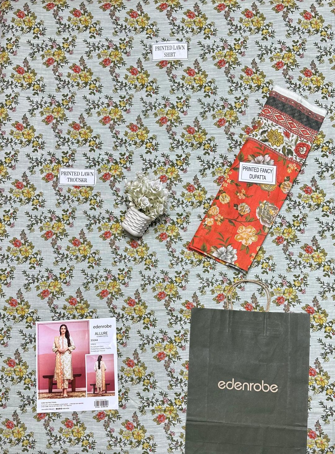 3 Pcs Women's Unstitched Printed Suit