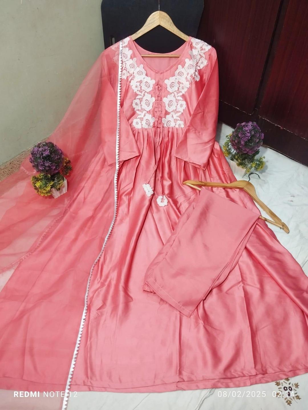 3 Pcs Women's Stitched Embroidered Maxi Suit